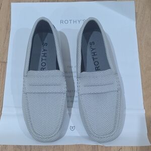 Rothy's men's  Gray Loafer Slip-On Flat Round Toe Rubber . size 8.5